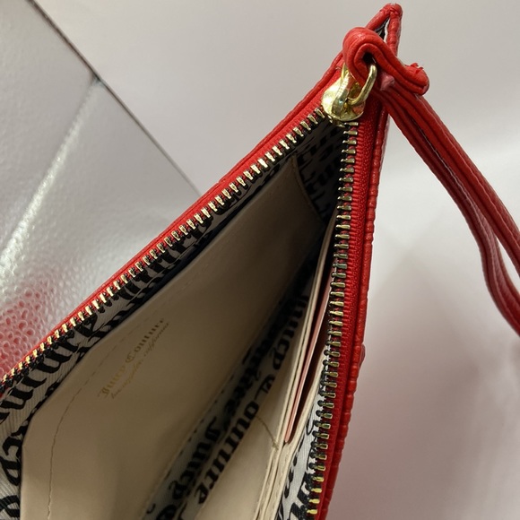 NWOT Juicy Couture Red with gold hardware Wristlet. - Picture 4 of 4
